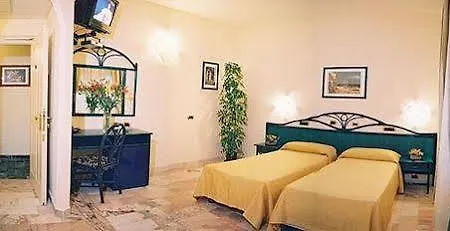 ガイア ホテル 4*